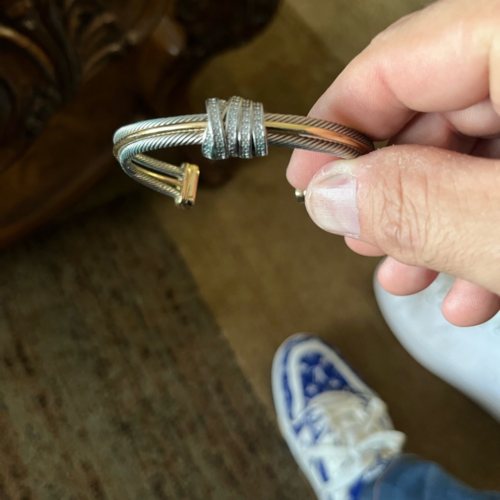 Open 7.5 bangle Stainless Steel Twisted Cable Bracelet. Comes with case!